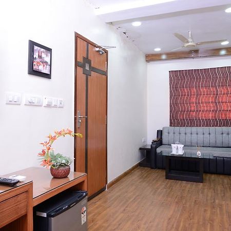 Golden Apple Boutique Hotel Колката Екстериор снимка