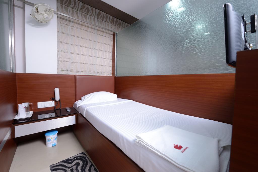 Golden Apple Boutique Hotel Колката Екстериор снимка